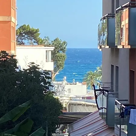 Immolux Lloret Apartmán *